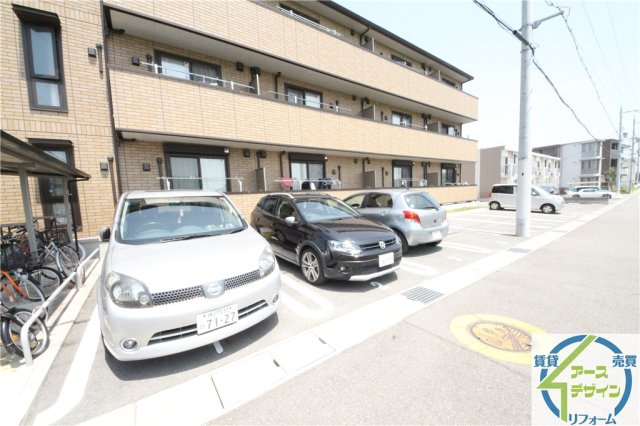 ステラコートⅠの駐車場|駐車場に車を止められます