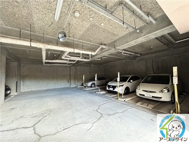 プレステージ江井島駅前の駐車場