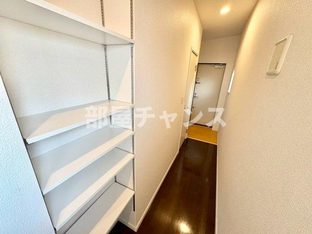 PRIMAVERA WESTの玄関