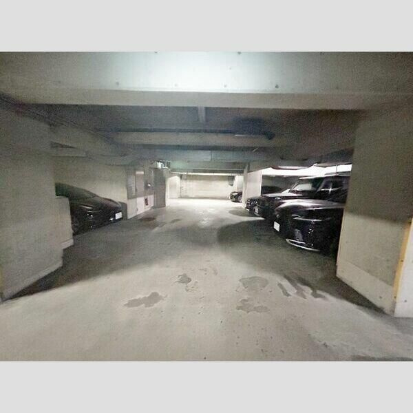 グランステージ本牧（５０１）の駐車場