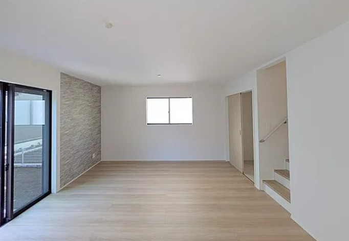 【新築】坂戸市にっさい花みず木10期 4号棟の居間・リビング|窓も大きく採光・採風しっかりとれています！