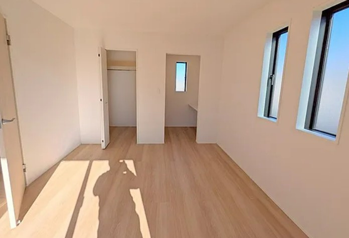 【新築】坂戸市にっさい花みず木10期 4号棟の洋室|同じく７帖洋室です☆