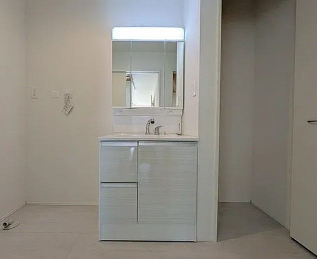 【新築】坂戸市にっさい花みず木10期 5号棟の独立洗面台|朝の身支度に欠かせない洗面台です！