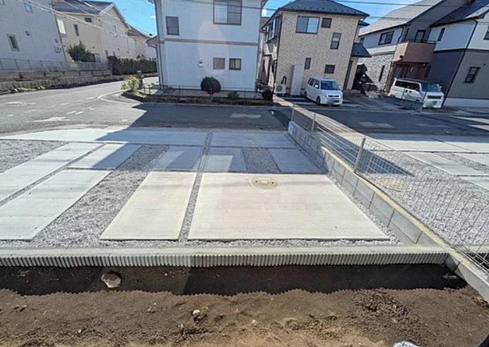 【新築】坂戸市にっさい花みず木10期 5号棟の駐車場|スーパーも近く便利な立地☆
小学校も近く子育てにも安心なエリア！