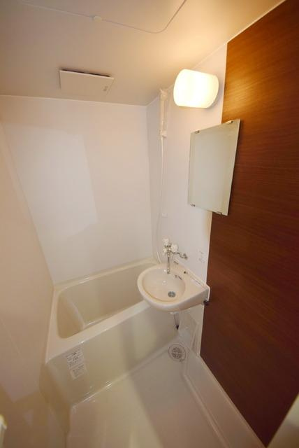 リバーサイド滝頭Ｂ棟の浴室