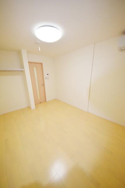 リバーサイド滝頭Ｂ棟の居間・リビング