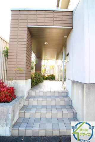 ヴァン　エステート　北在家のエントランス|建物の内部です