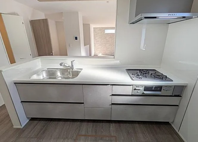 【新築】坂戸市にっさい花みず木10期 7号棟のキッチン|使い勝手の良いシステムキッチンです！