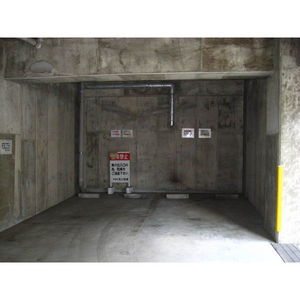 ドール新栄の駐車場