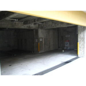 ドール新栄の駐車場