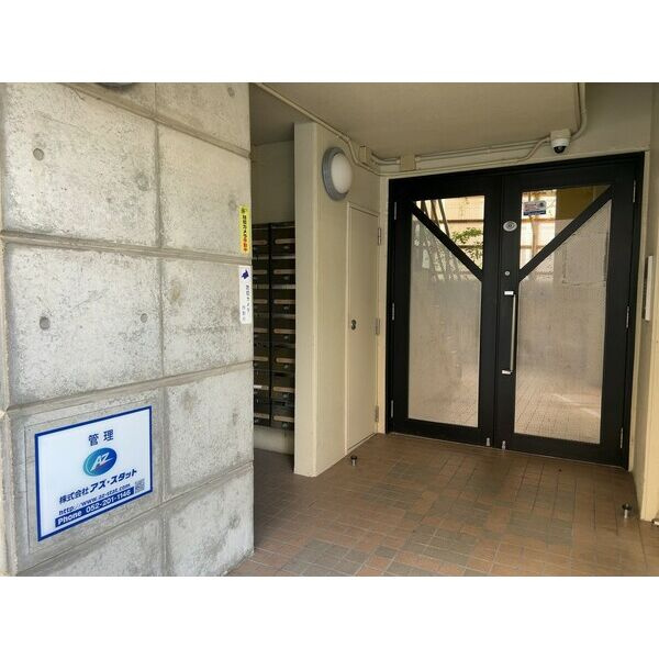 ドール新栄のエントランス