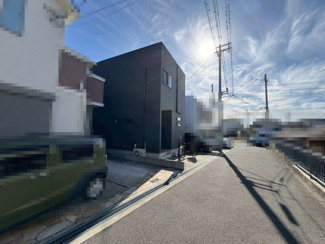 【前面道路含む現地写真】 | 畑町3丁目　中古戸建 | イオンスタイルまで徒歩１７分！お買い物に便利ですね♪