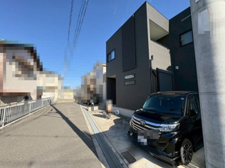 【その他】 | 畑町3丁目　中古戸建 | スタイリッシュでモダンな外観、カースペースは2台駐車可能です♪