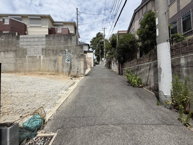 【ヴィレッタの杜】東山町Ｂの外観|東側前面道路含む現地写真です