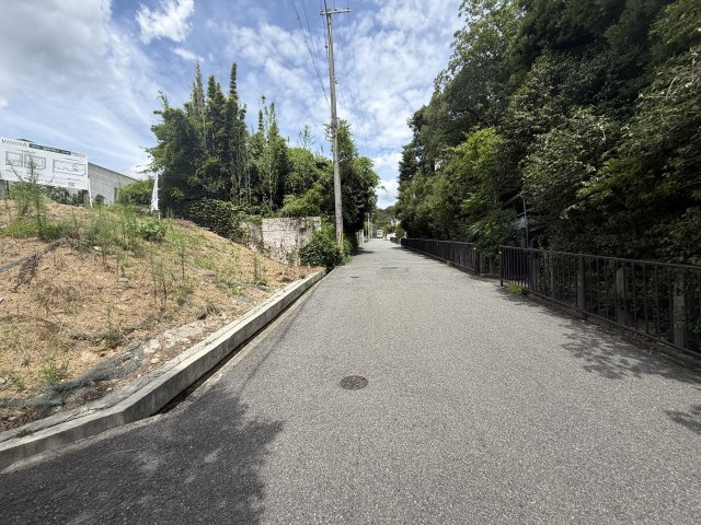 【ヴィレッタの杜】毘沙門町Ｄの前面道路含む現地写真|東面前面道路含む現地写真です