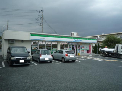 ファミリーマート 東浦和三丁目店まで400ｍ