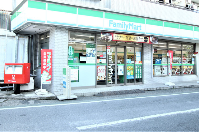 ファミリーマート南行徳1丁目店まで270m