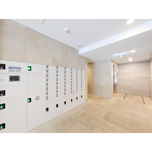 リビオメゾン入谷のエントランス