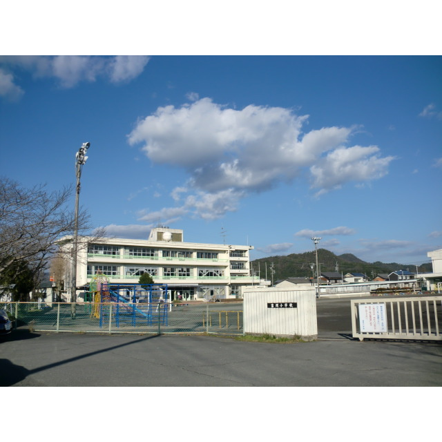 ディスティーノ高富の周辺|富岡小学校