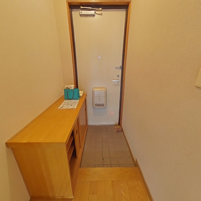 ディスティーノ高富の玄関|下駄箱有り