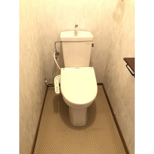 ディスティーノ高富のトイレ|温水洗浄暖房便座