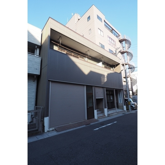 坂野ビルの駐車場