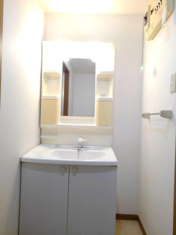 エトワール八尾Ⅱの洗面所|広い洗面スペース