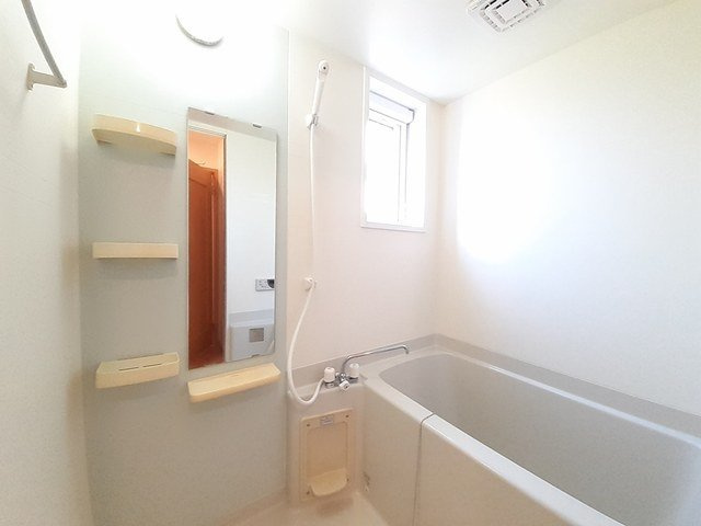 すずらんの浴室|落ち着いた空間のお風呂です