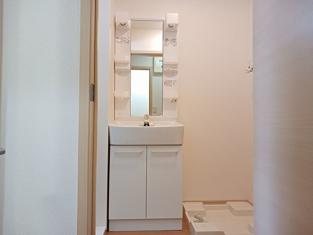 アンソレイユＡの洗面所|コンパクトで使いやすい洗面所