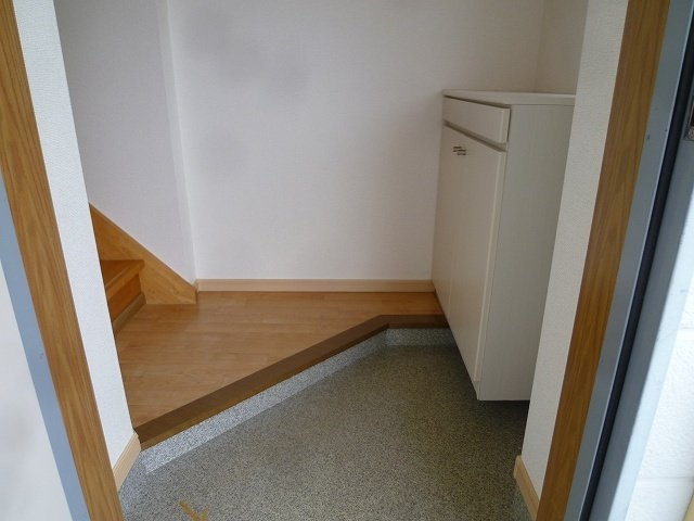 ソレアード７１Ａの玄関|明るい玄関です