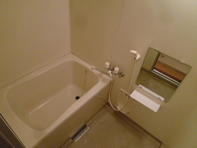 ソレアード７１Ａの浴室|コンパクトで使いやすいお風呂です