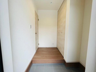 【玄関】 | 写真は同社施工例です。