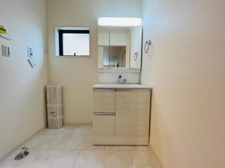 【独立洗面台】 | 写真は同社施工例です。