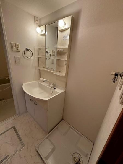 【洗面所】 | ＨＦ草加レジデンス | 写真は同タイプの別のお部屋のものです。