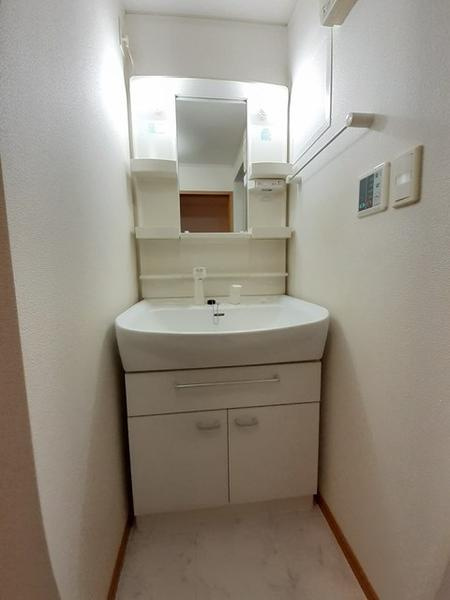 アンフォレット　Ａの洗面所