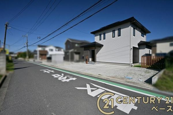 橿原市城殿町の中古一戸建の前面道路含む現地写真|■現地撮影写真■道路路の高低差もなく駐車も楽々！