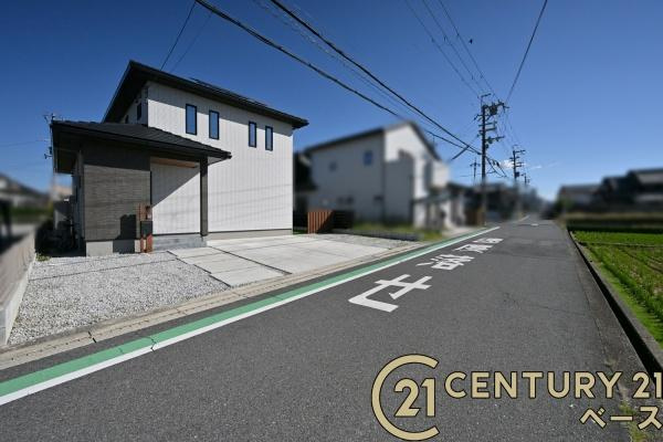 橿原市城殿町の中古一戸建の前面道路含む現地写真|■現地撮影写真■建物室内もご見学可能です。お気軽にお問い合わせください。