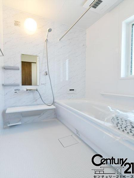 ファーストタウン学園緑ケ丘 １号棟 ／新築一戸建の内観：施工例|■ゆったり１坪サイズ！足を伸ばしての入浴は疲れも癒してくれます！■