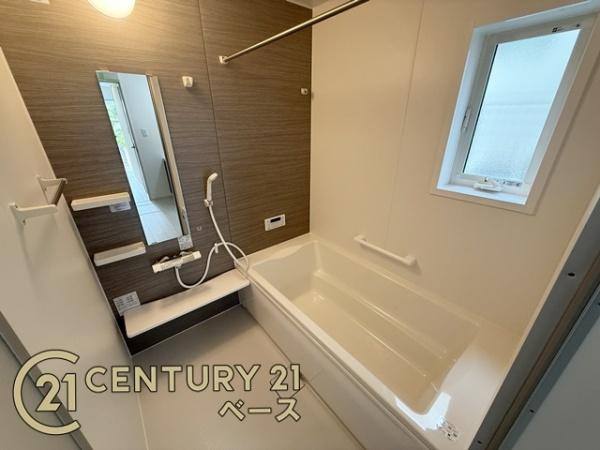 ファーストタウン学園緑ケ丘 １号棟 ／新築一戸建の浴室|■現地撮影写真■浴室暖房乾燥機を完備！ゆったりした浴槽での入浴は疲れも癒してくれます！