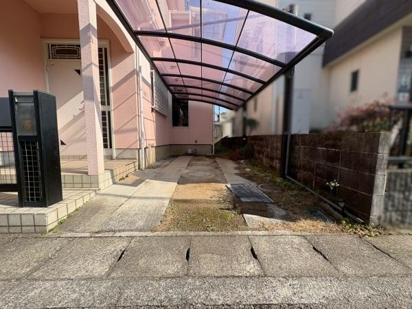 岩出市岡田　中古戸建の駐車場