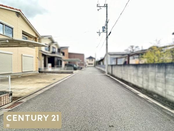 和歌山市北出島　中古戸建の前面道路含む現地写真