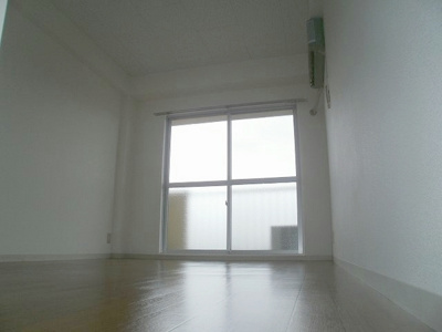 【洋室】 | ラフェスタ角盤町