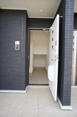 【エントランス】 | ウィステリア