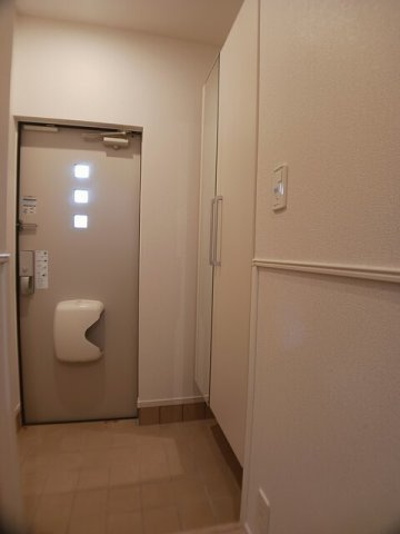 ハピネスⅠ番館の玄関