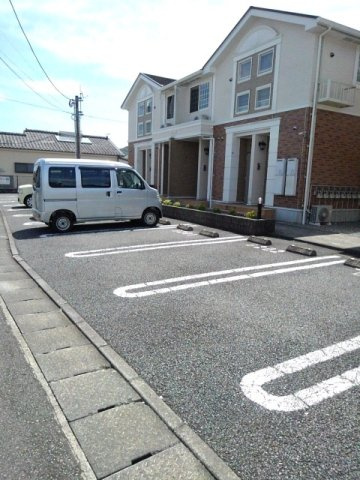 エトナール昴　Ｂ棟の駐車場