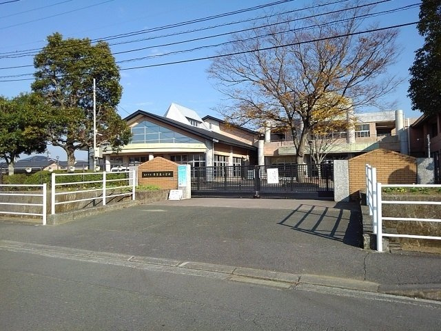 ルミエール・Ｔの周辺|日吉東小学校まで550m