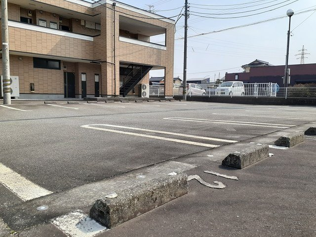 アンソレイユＡの駐車場