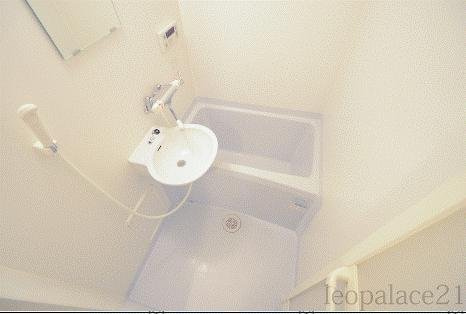 レオパレスフローラ湯築の浴室|備品や設備仕様は号室等により異なります現地をご確認下さい。