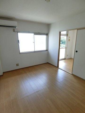 ニューシティ美保Ｂの洋室