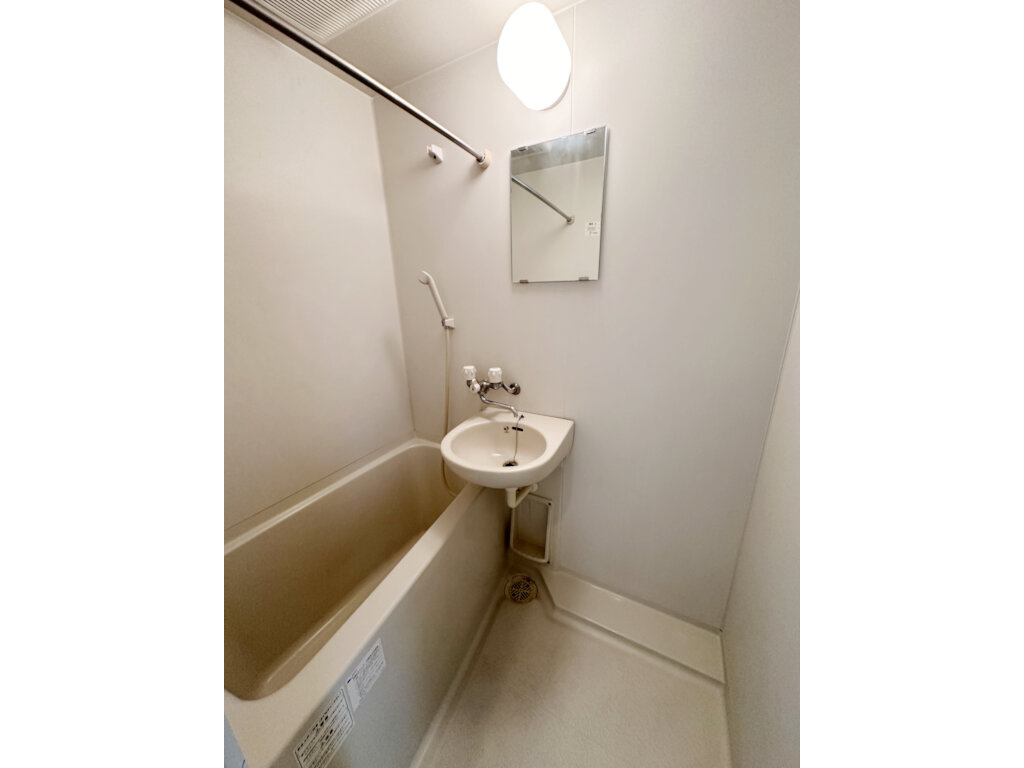 第2シンエイビルの内装|明るい室内です